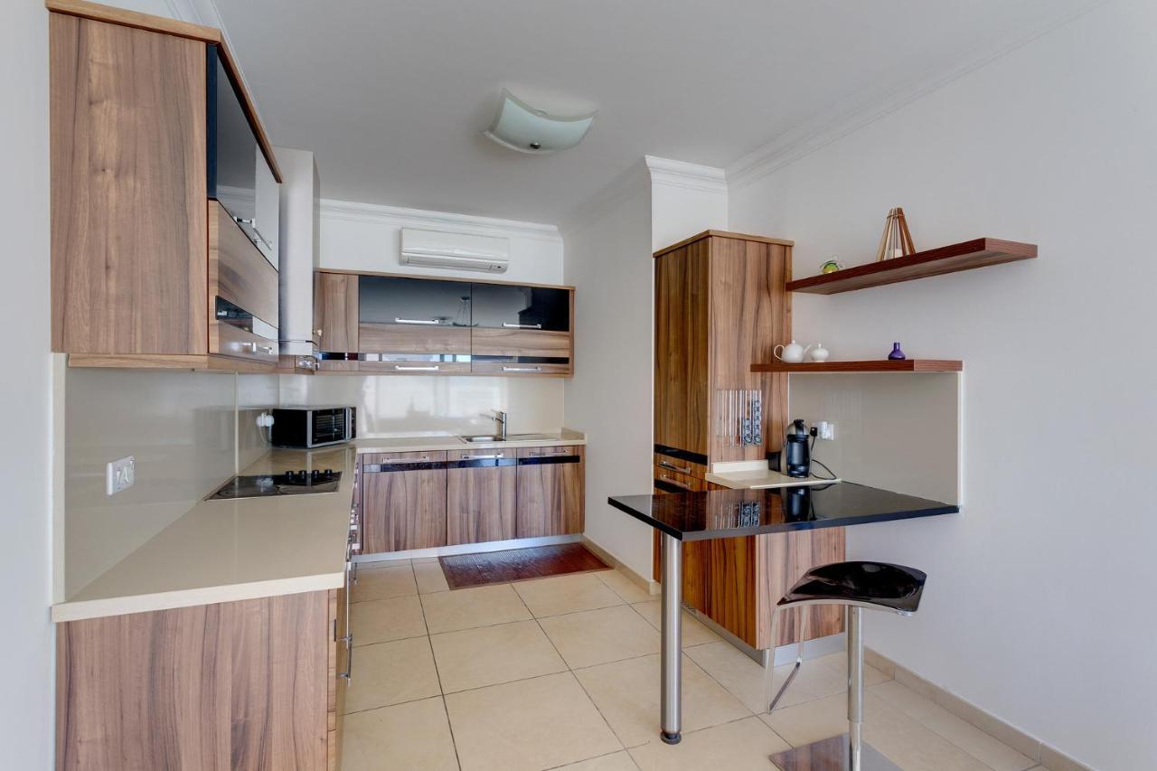 Apartment With Pool 斯利马 外观 照片