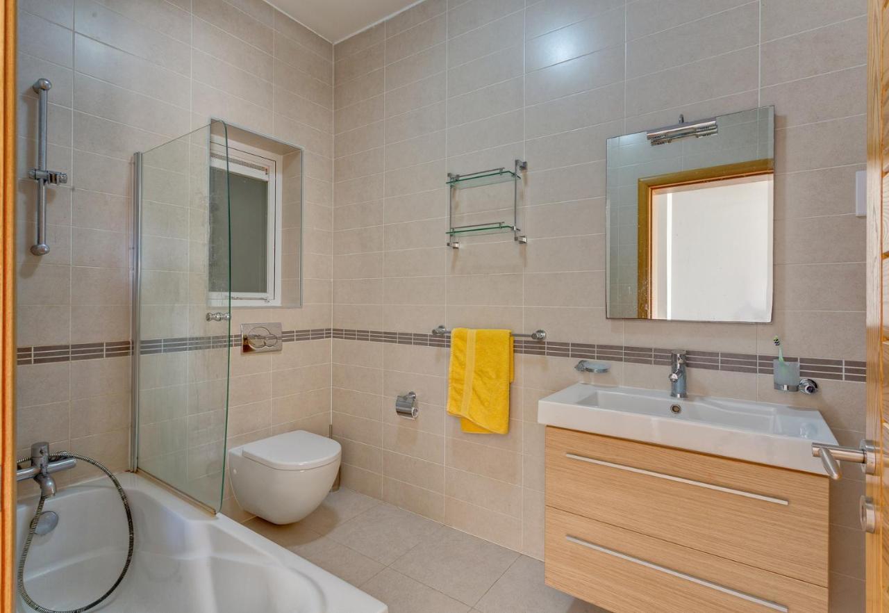 Apartment With Pool 斯利马 外观 照片