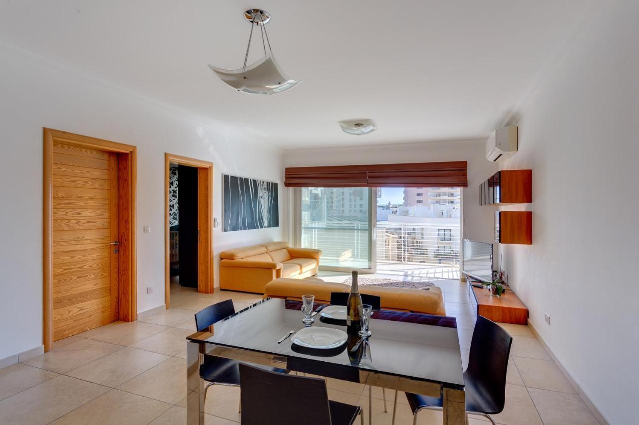 Apartment With Pool 斯利马 外观 照片